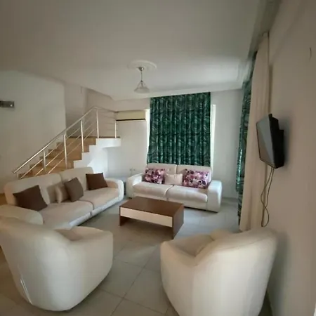 Villa Hotel *