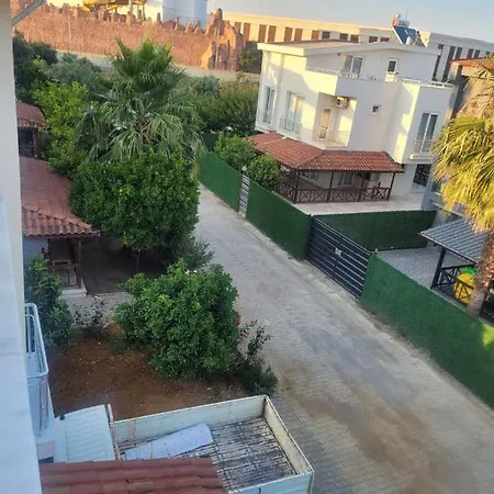 Villa Hotel *