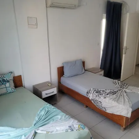 Villa Hotel *